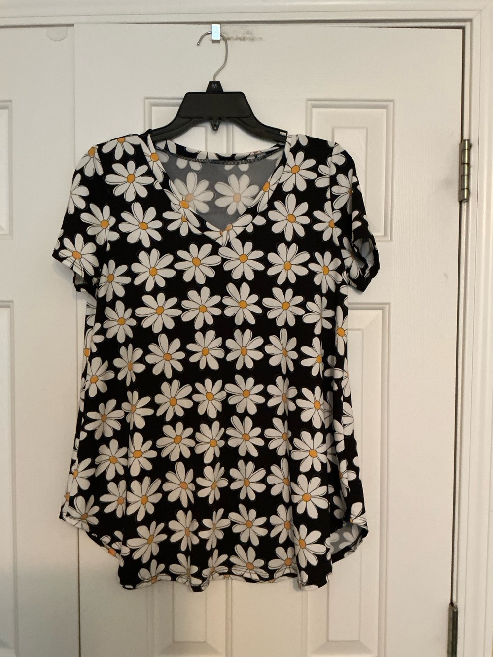 Super cute Large short-sleeved V-neck Daisy Top